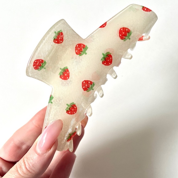 Accessories - Strawberry Print Hair Clip